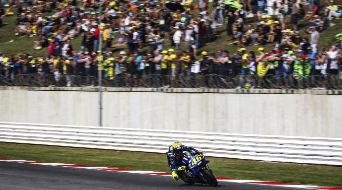 MotoGP, Rossi: 'Dispiace per 3/a fila'. Dovizioso: 'Nonostante il 4/o tempo, siamo veloci'. LE INTERVISTE -