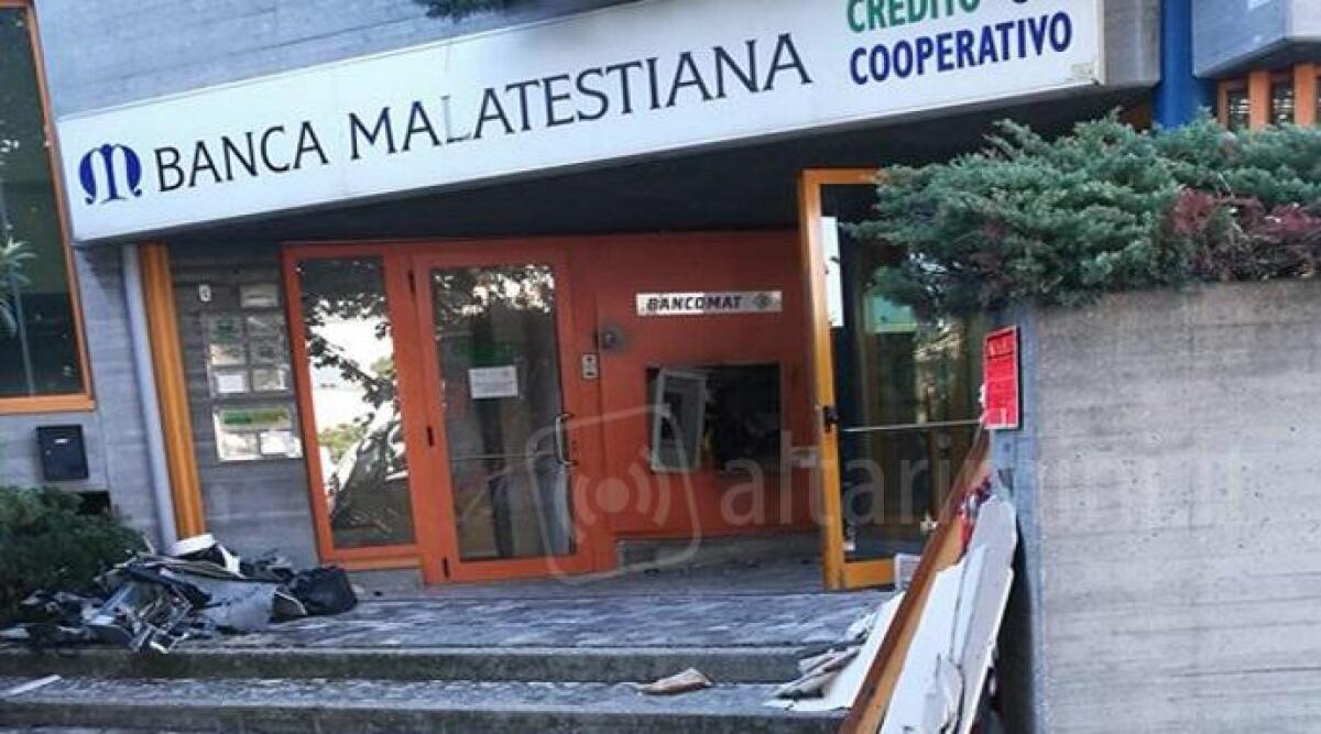 Boato nella notte: esplode bancomat a San Vito. Residenti nel panico -