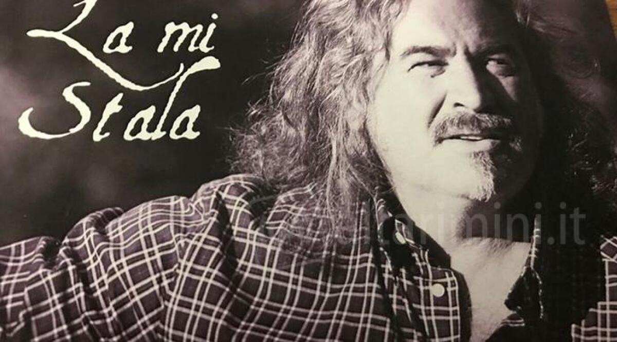Dalla vanga alla chitarra, il giardiniere cantautore che celebra il dialetto: "baghin Sumar e La mi stala" -