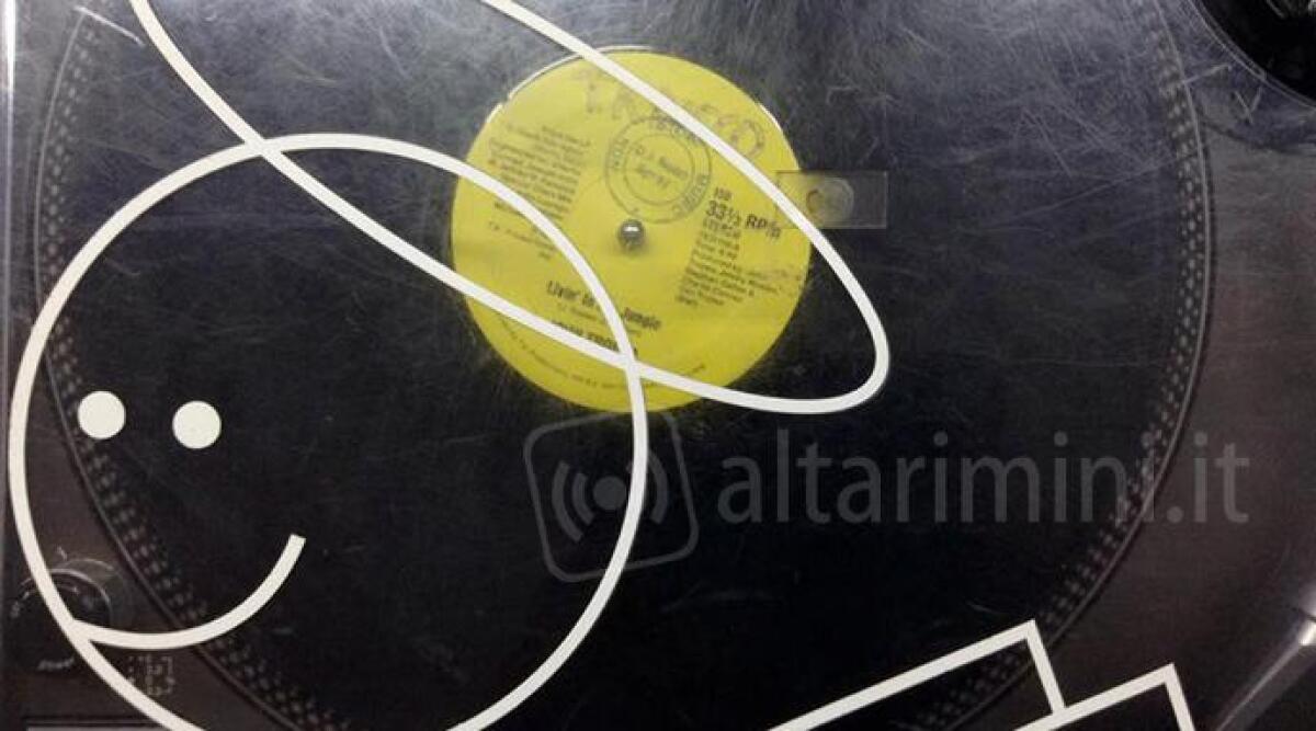 Vinile-mania, dj Mozart e Rubens in consolle a Gabicce. Tuffo negli anni '70-'80 -