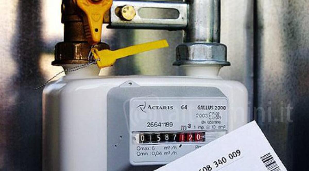 Lite con inquilina, padrone di casa fa rimuovere la porta di casa e le stacca le utenze. Denunciato - 