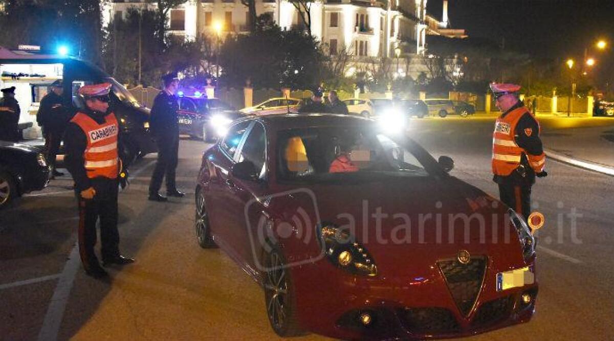 Guida in stato di ebbrezza, 16 al volante completamente ubriachi nel weekend. Il monito dei Carabinieri di Rimini -