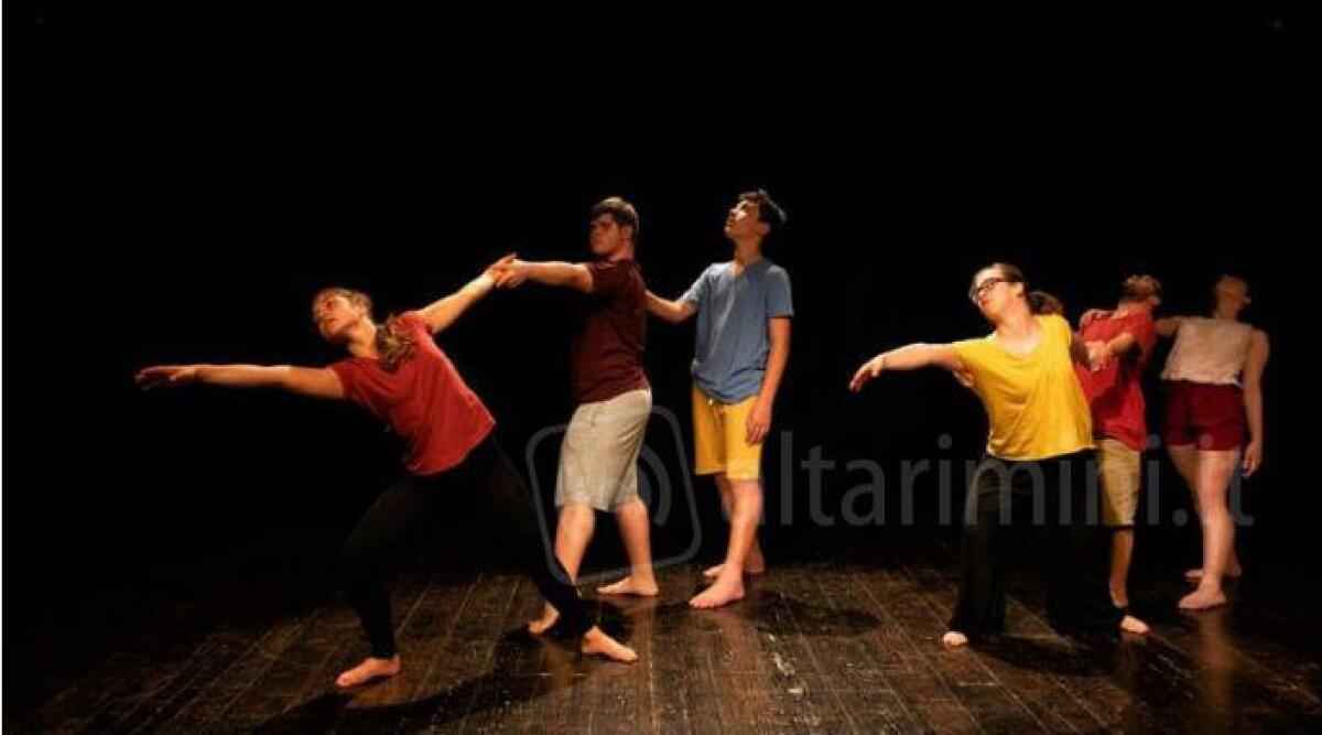 &quot;A scena aperta&quot; incontri nei teatri storici: sabato a Novafeltria in scena la compagnia NNChalance - 
