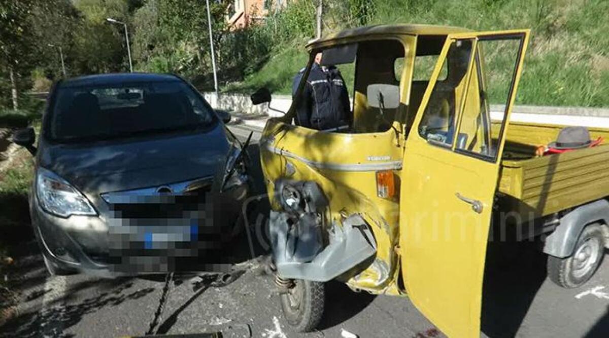 VIDEO: auto contro ape car a Montecolombo, un ferito grave portato al Bufalini di Cesena -