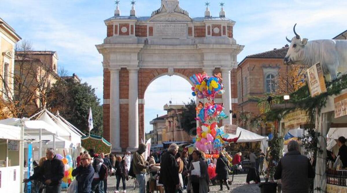 La GUIDA alla Fiera di San Martino di Santarcangelo: street food, bancarelle e tanti spettacoli - 