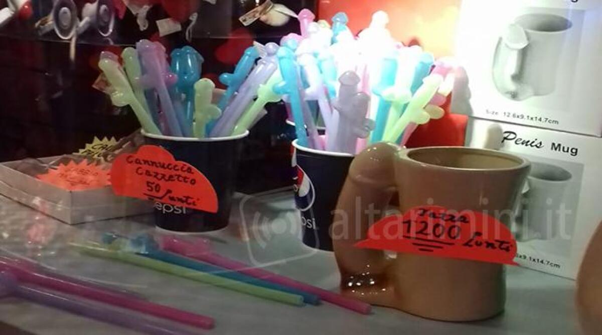 Gadget a luci rosse durante festa di compleanno per bambini: proteste dei genitori -