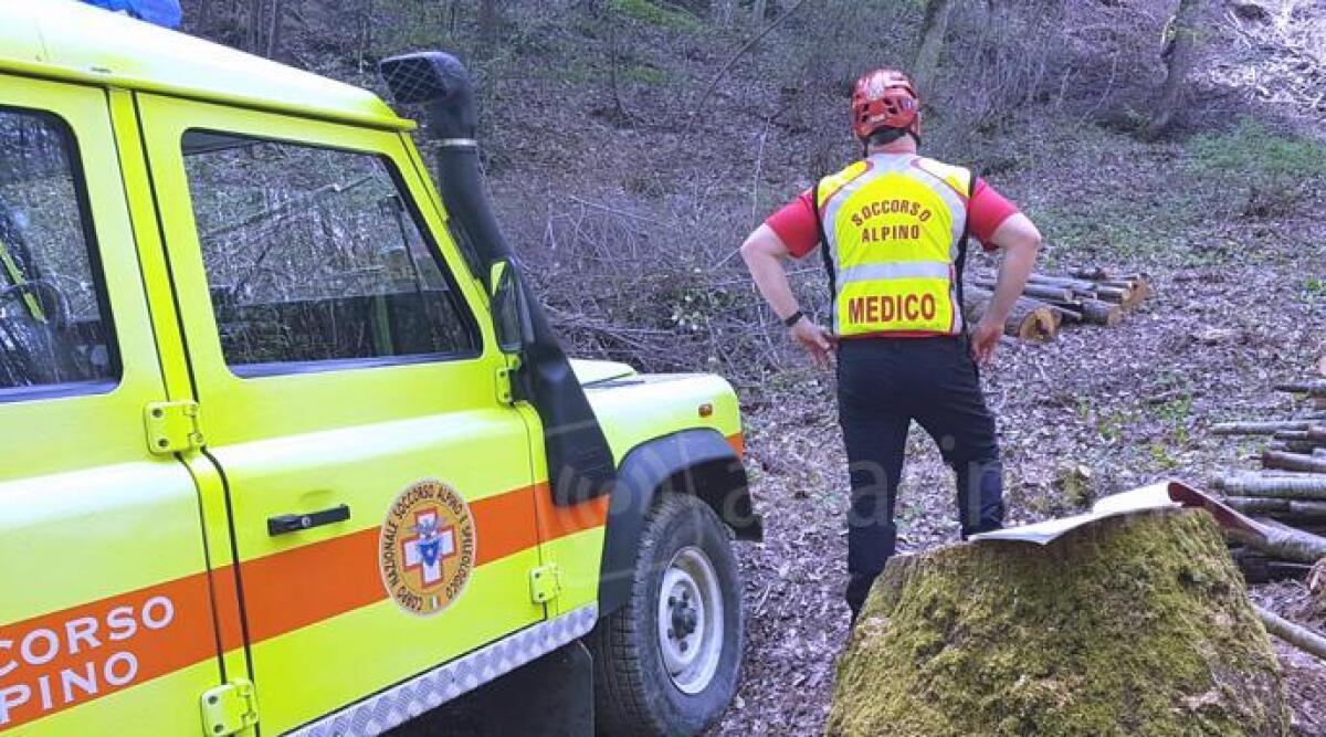 Tragedia nei boschi, va a caccia di tartufi ed &egrave; colpito da malore: muore 57enne di Verucchio - 