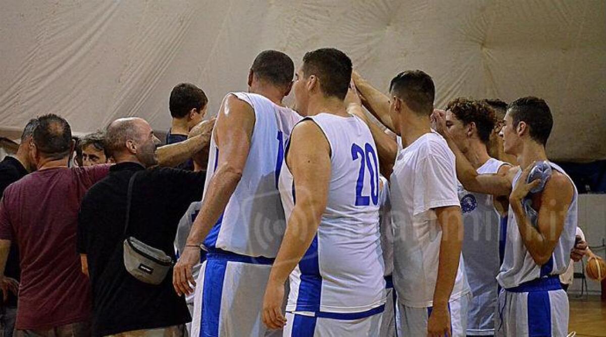 Basket D, il Bellaria doma la capolista e si porta al vertice. Galassi top scorer, in quattro in doppia cifra -