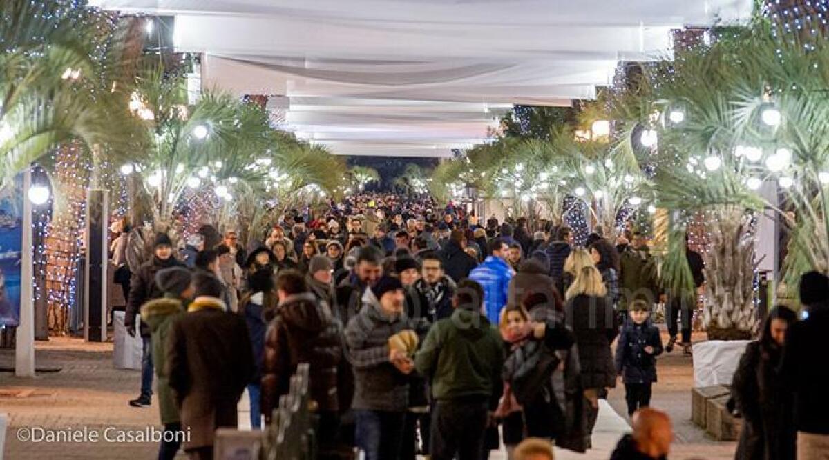 Riccione: assegnate le casette per il mercatino di Natale. Dal 24 novembre shopping e street food - 