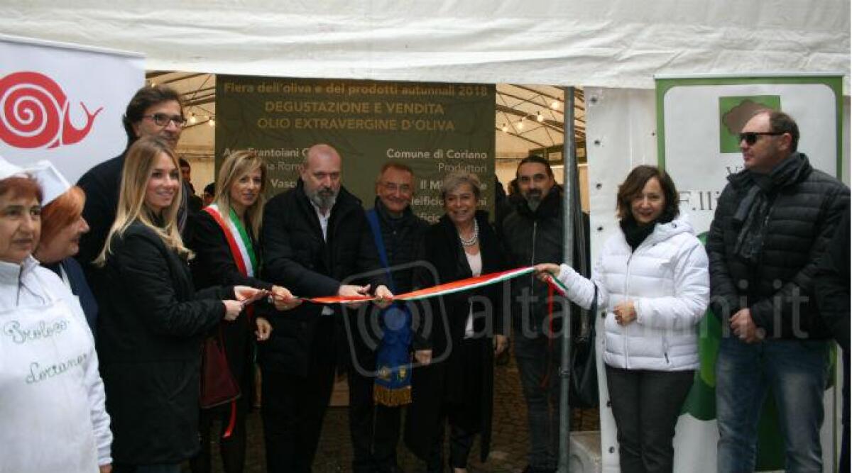 Coriano, Bonaccini inaugura la fiera dell'Oliva. I produttori: 'concorrenza sleale degli oli europei di scarsa qualit&agrave;' - 