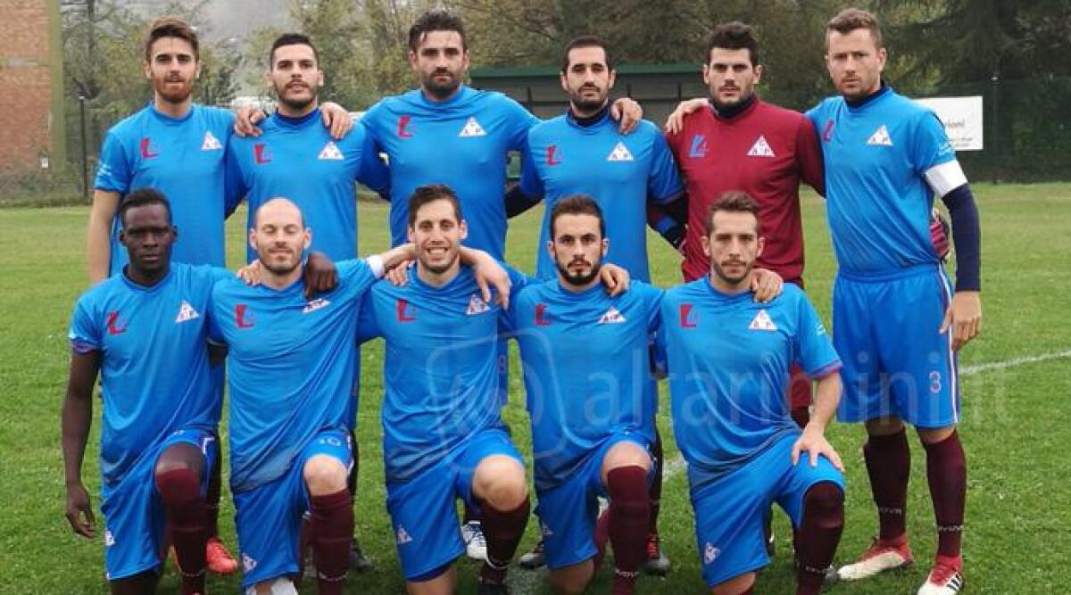 FOTO: Perticara Calcio, innovative maglie con la 'miniera' disegnata, ideate dalla ditta riminese San Francisco 78 -