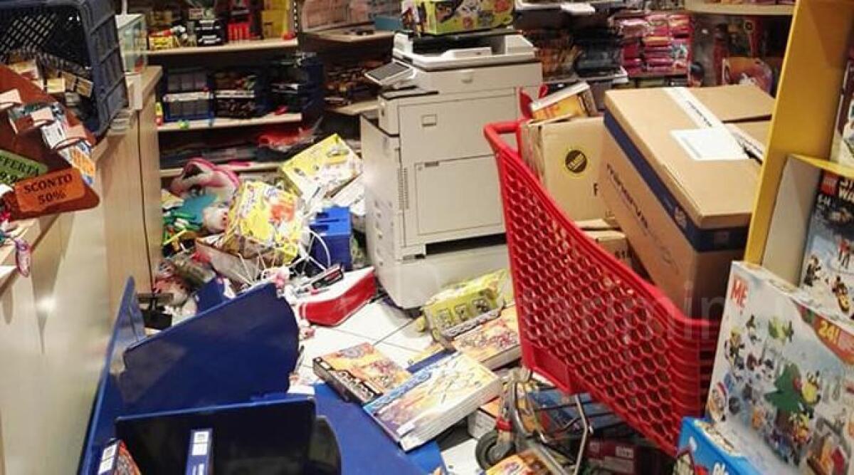 Santarcangelo, tabaccheria della Coop la Fornace devastata dai ladri: danni ingenti - 