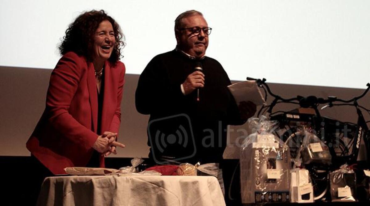 Dipendenti delle aziende Valducci donano 4.455 euro per sfamare gli accolti dalla Papa Giovanni - 