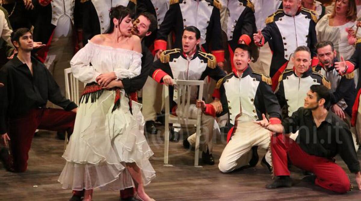 FOTO: le prove della Carmen, boom dell'opera lirica. Quattro serate sold out al Galli - 