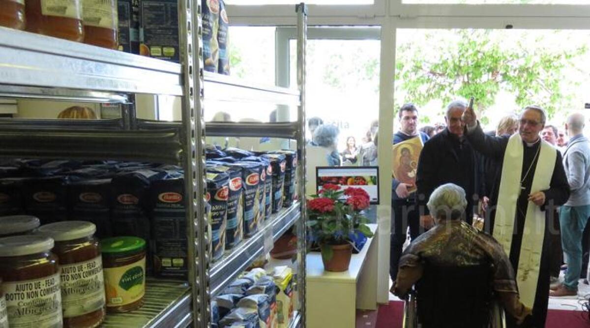 Spesa gratis per i poveri di Rimini, ne hanno beneficiato 500 famiglie e 1900 persone in un anno - 