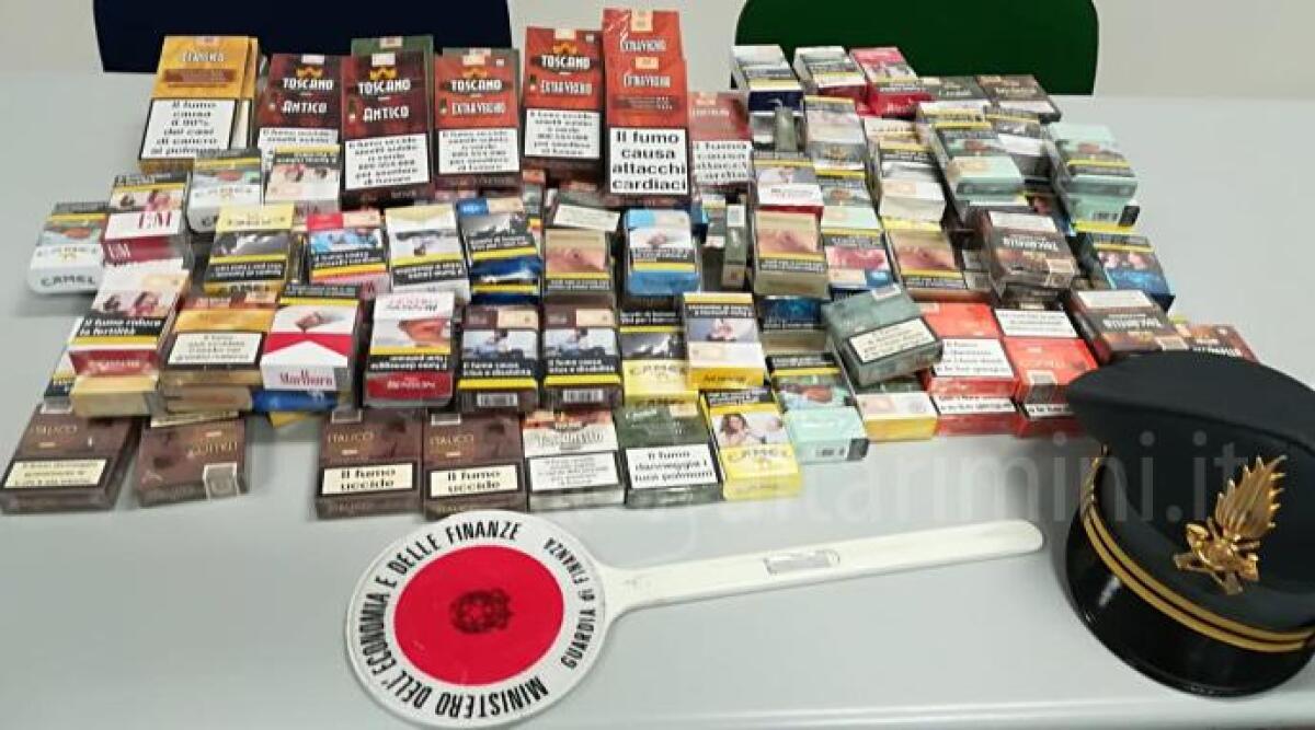 Rimini, vendeva sigarette con licenza scaduta: sequestrati 9 kg di tabacchi. Rischia sanzione fino a 10.000 euro - 