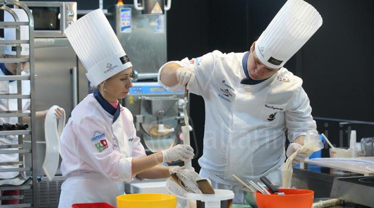 Salone gelato e pasticceria di Rimini compie 40 anni, inaugura il ministro Centinaio - 
