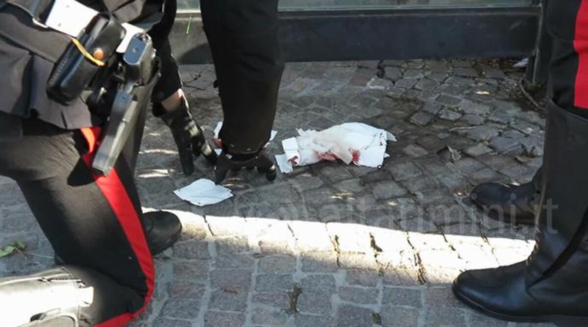 VIDEO Accoltellati a Riccione, due giovani in prognosi riservata. In manette tre Sinti, un quarto ricercato -