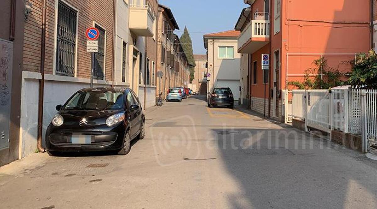 Residenti chiedono un varco elettronico in via Isotta degli Atti -