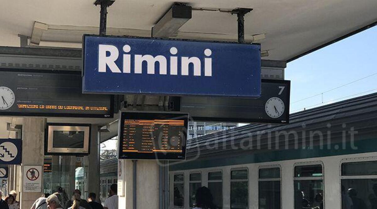 Treni, chiesto alla Regione il ripristino di due fermate a Rimini-Miramare - Foto di repertorio