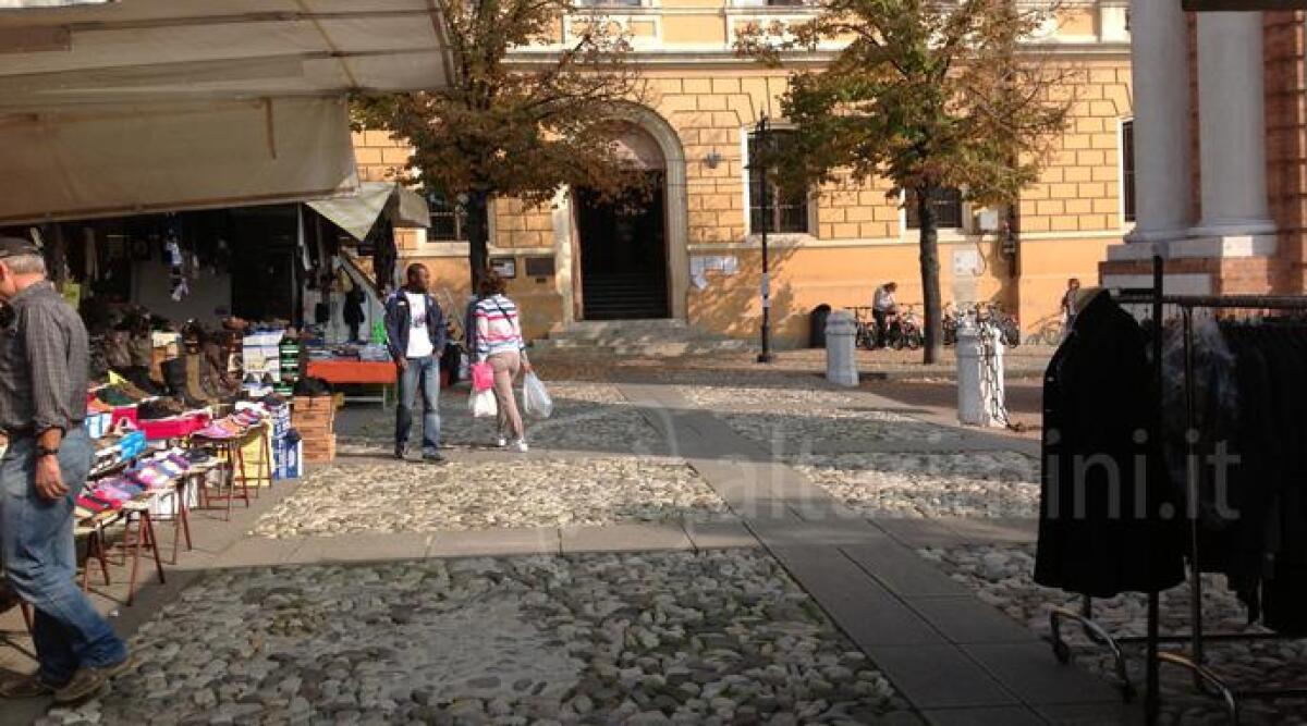 Santarcangelo, si sposta il mercato del luned&igrave;: la protesta degli operatori - Mercato settimanale a Santarcangelo ARCHIVIO