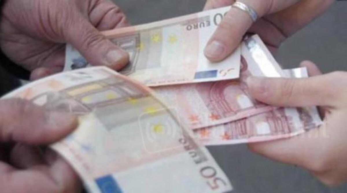 Promise &quot;miracolosa&quot; moltiplicazione di banconote: ristoratore truffato per oltre 10mila euro - 