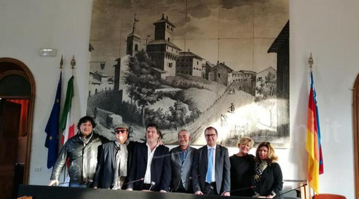 La famiglia Camporesi dona preziosa gigantografia al comune di Cattolica - 