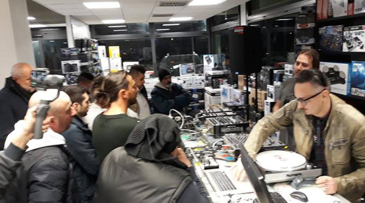 Disco Pi&ugrave; compie 40 anni, tra i suoi clienti artisti di fama internazionale: il negozio si rinnova e lancia la sfida - 