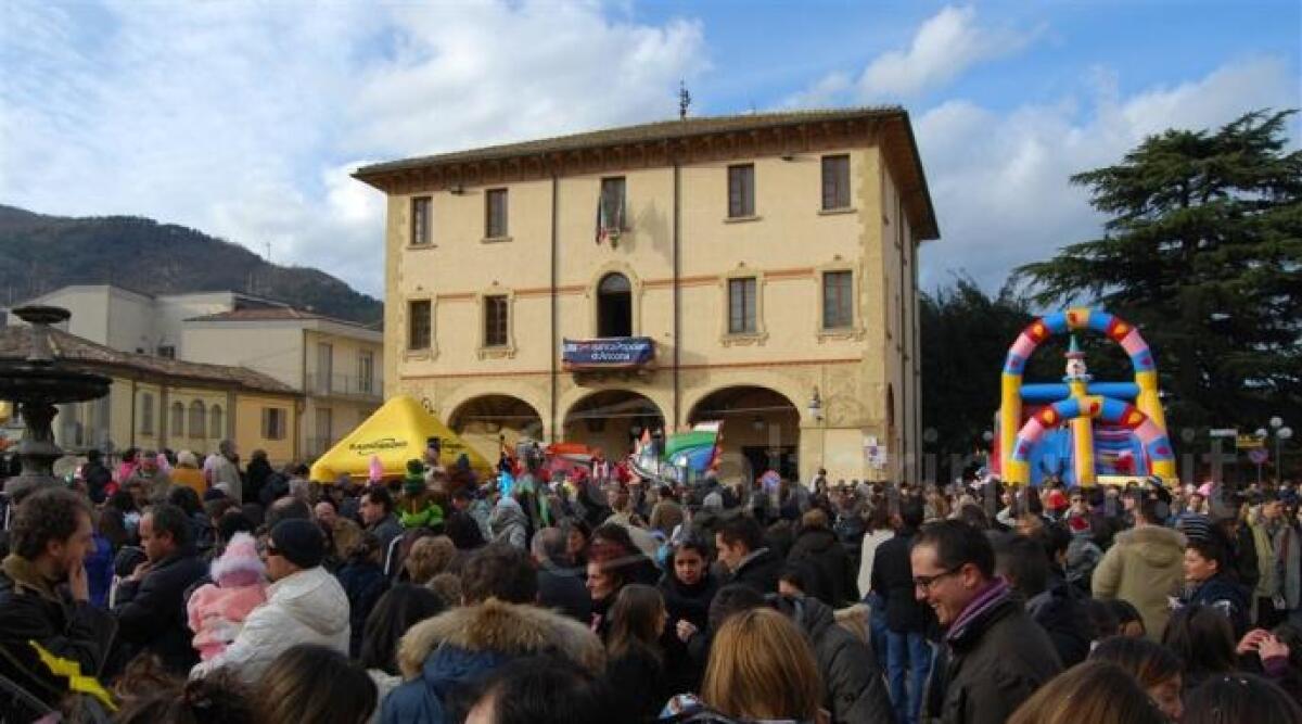 Carnevale a Novafeltria, scoppia la festa tra carri e maschere - Foto dalle precedenti edizioni del Carnevale di Novafeltria
