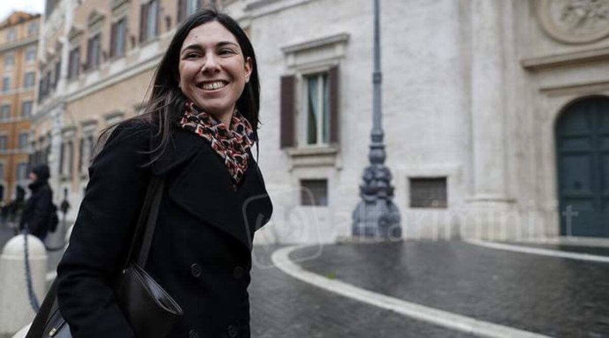 Le Iene e Giulia Sarti: parla l'ex: "Telecamere in casa e filmini hard" - 