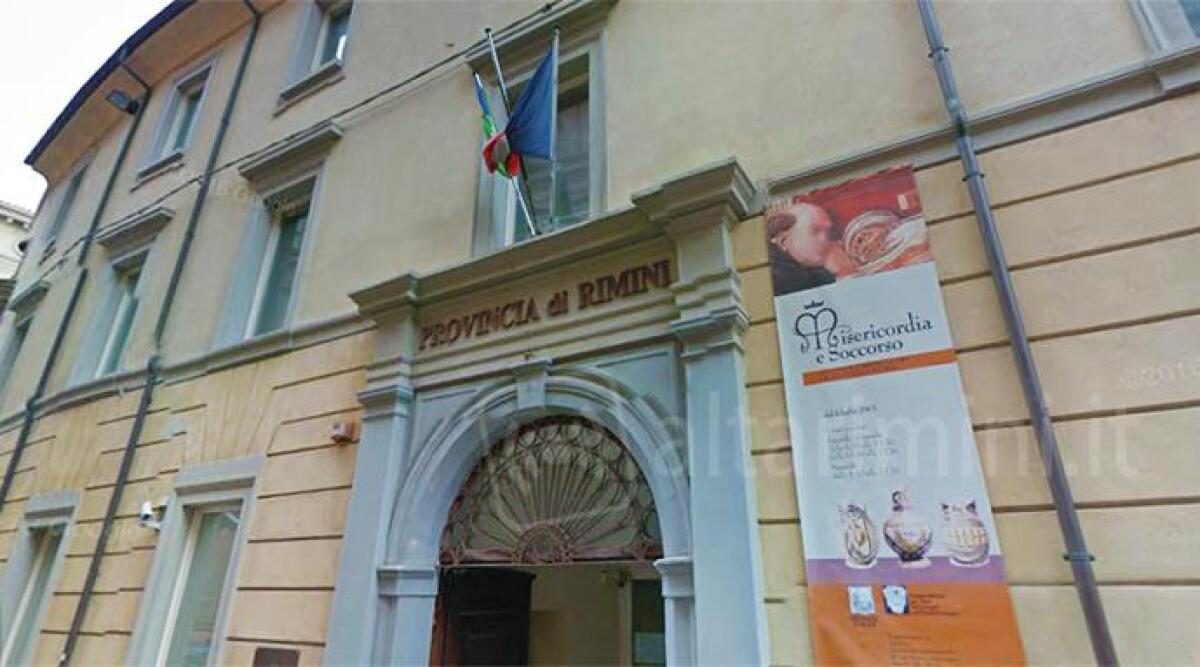Rimini, venti Comuni conferiscono la gestione della funzione sismica alla Provincia - Sede della provicia