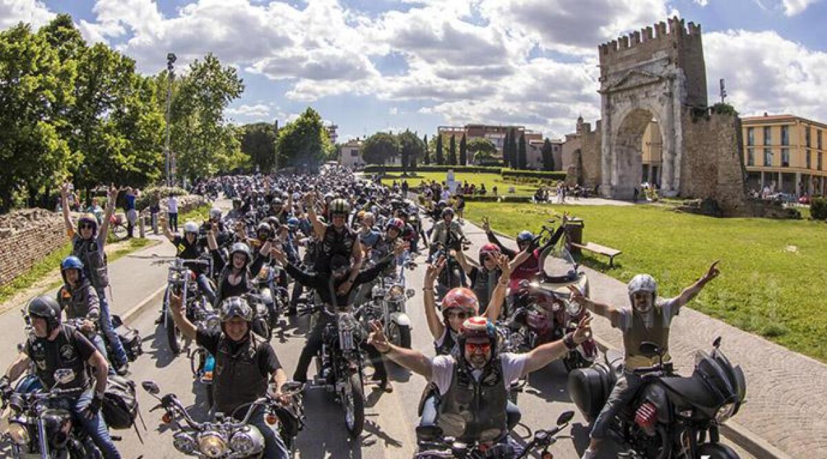 Reunion Rimini, la citt&agrave; invasa da migliaia di appassionati di moto americane - 