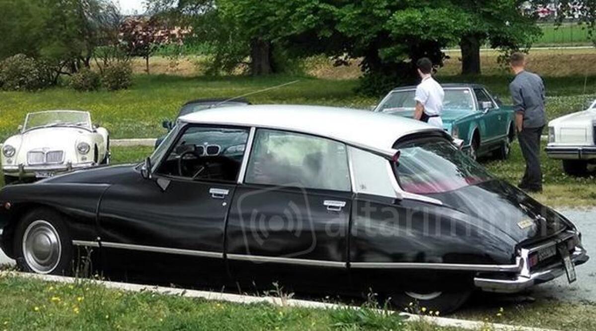 Dalle mitiche Citroen DS alle potenti Alfa Romeo, successo per il raduno di auto storiche - 