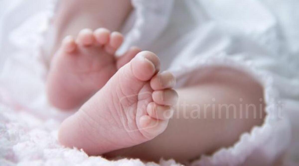 Bimbo di due mesi maltrattato, &egrave; stato scosso fino a farlo svenire. Genitori a processo - 