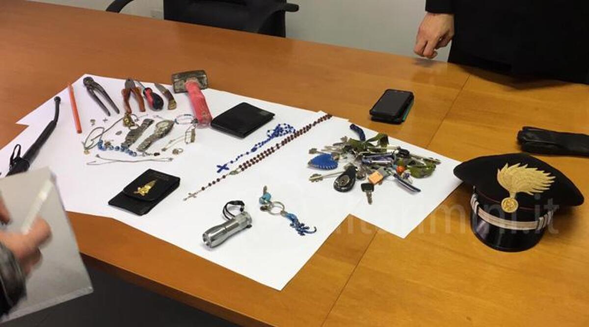 Riccione, dopo un prolungato inseguimento i carabinieri arrestano uno scassinatore -