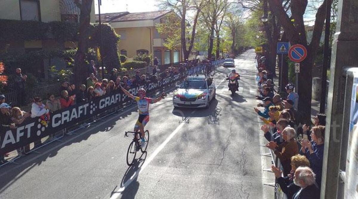 Il Team Giorgi conquista tutto il podio del GP Colli Marignanesi: assolo del ceco Vacek - 