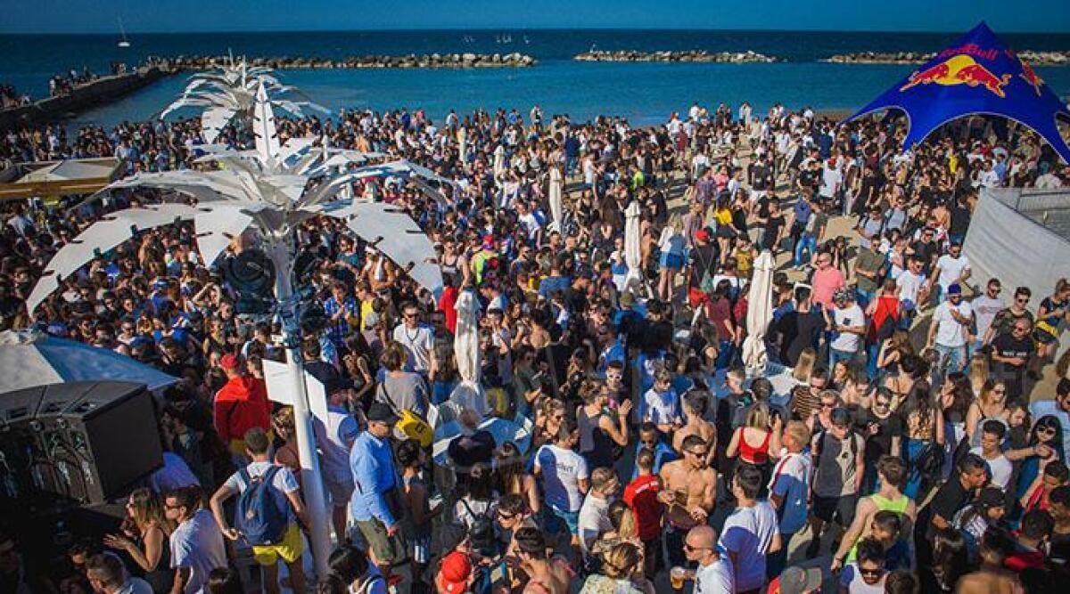 Ralf in Bikini di Cattolica, intensificati i controlli della Polizia: arrestato uno spacciatore -