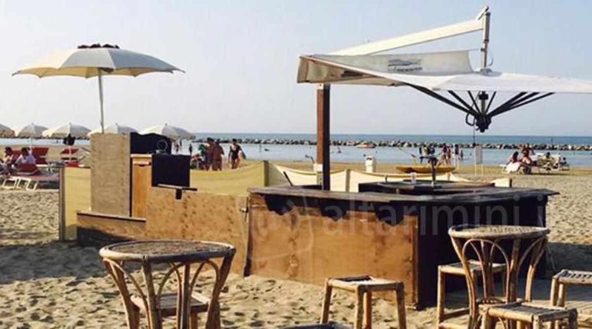 Riccione, ogni ristorante o bar potr&agrave; gestire chiringuitos massimo in 4 stabilimenti balneari - 