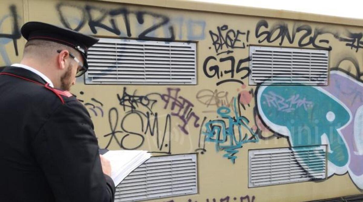 Rimini: beccato con 11 bombolette spray, nei guai giovane writer - 