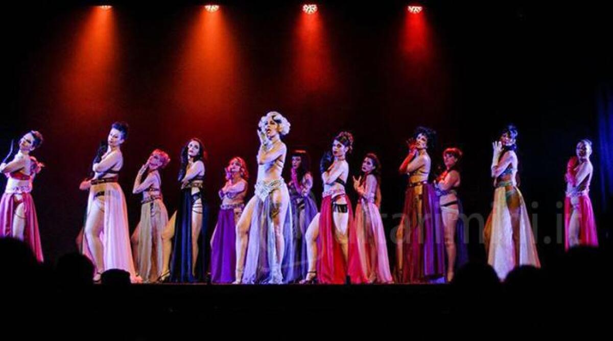 La comunit&agrave; Burlesque di Rimini e Riccione si schiera a favore dei migranti e dell'accoglienza - 