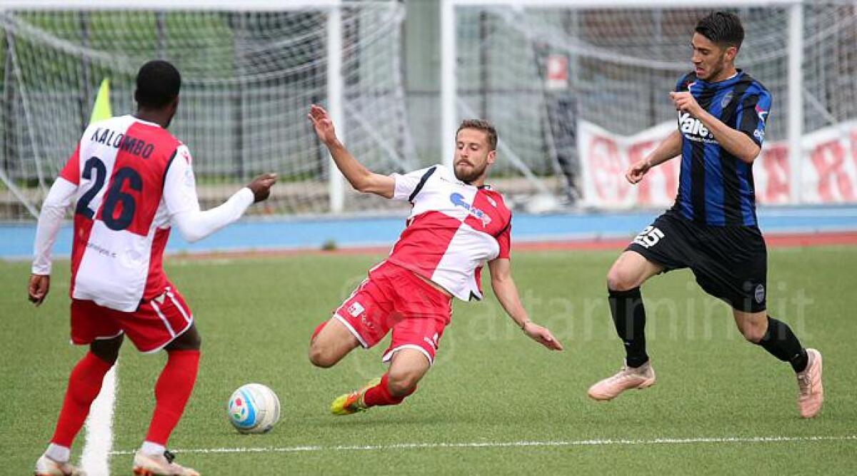 FOTO Rimini Calcio, con il Renate finisce 0-0 tra i fischi: biancorossi ai playout con la Virtus Verona - 