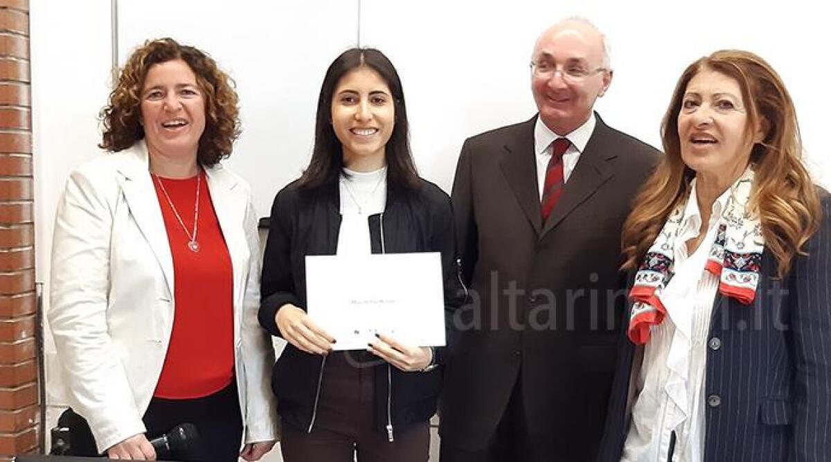 La liceale Margherita Borghesi del 'Tonino Guerra' Novafeltria vince la gara di traduzione latina - 