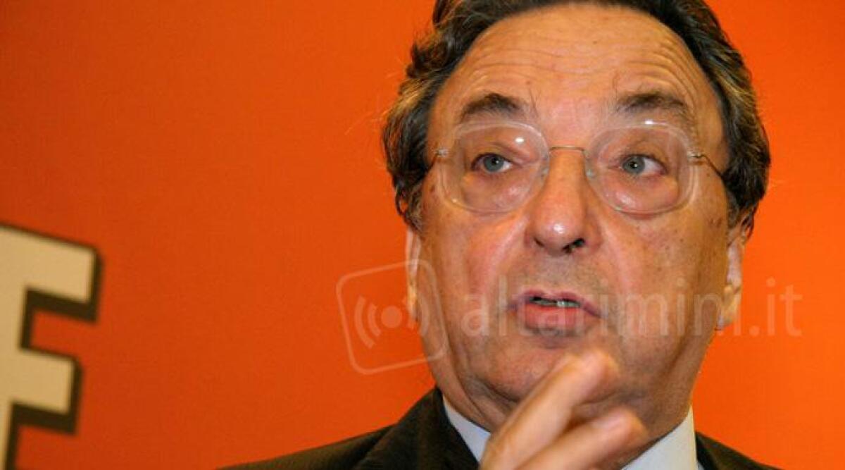 Morto Gianni De Michelis, il ministro che si 'scatenava' nel ballo nelle discoteche di Rimini - 