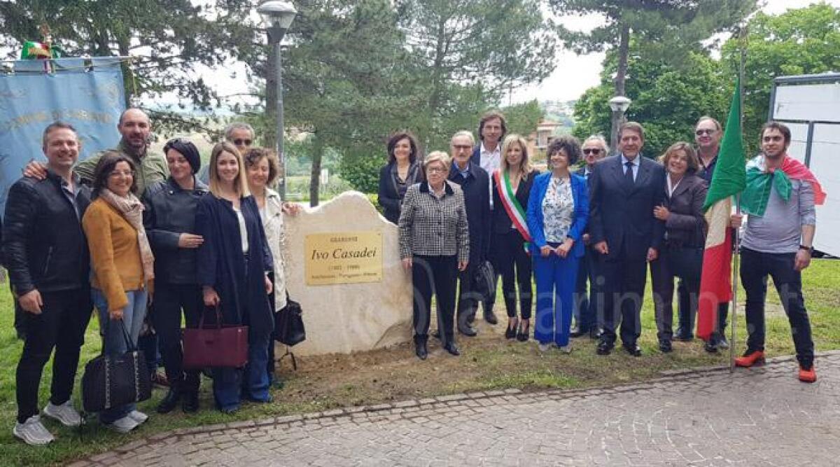 FOTO I giardini della scuola di pittura Ivo Casadei intitolati allo storico fondatore e partigiano - 