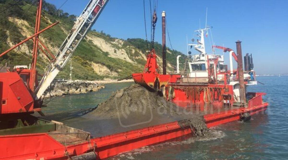 Gabicce: lavori di dragaggio a Porto Vallugola, obiettivo mantenere in ottimo stato l’attracco -