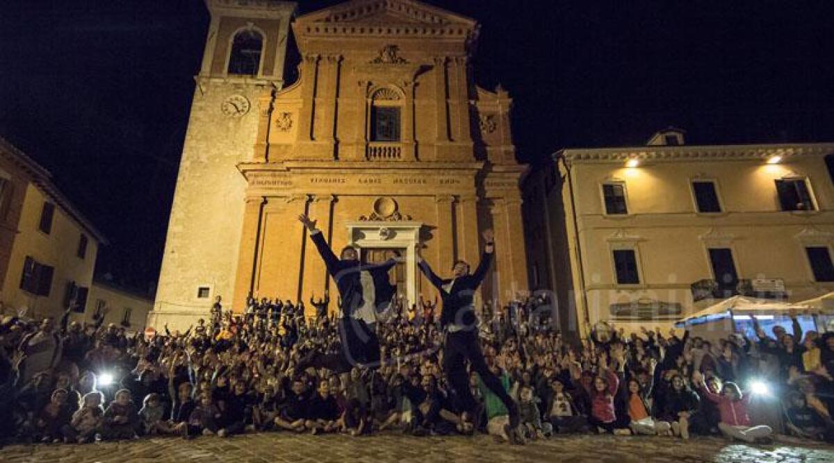 Guida ad Artisti in Piazza di Pennabilli: biglietti, parcheggi e servizi -