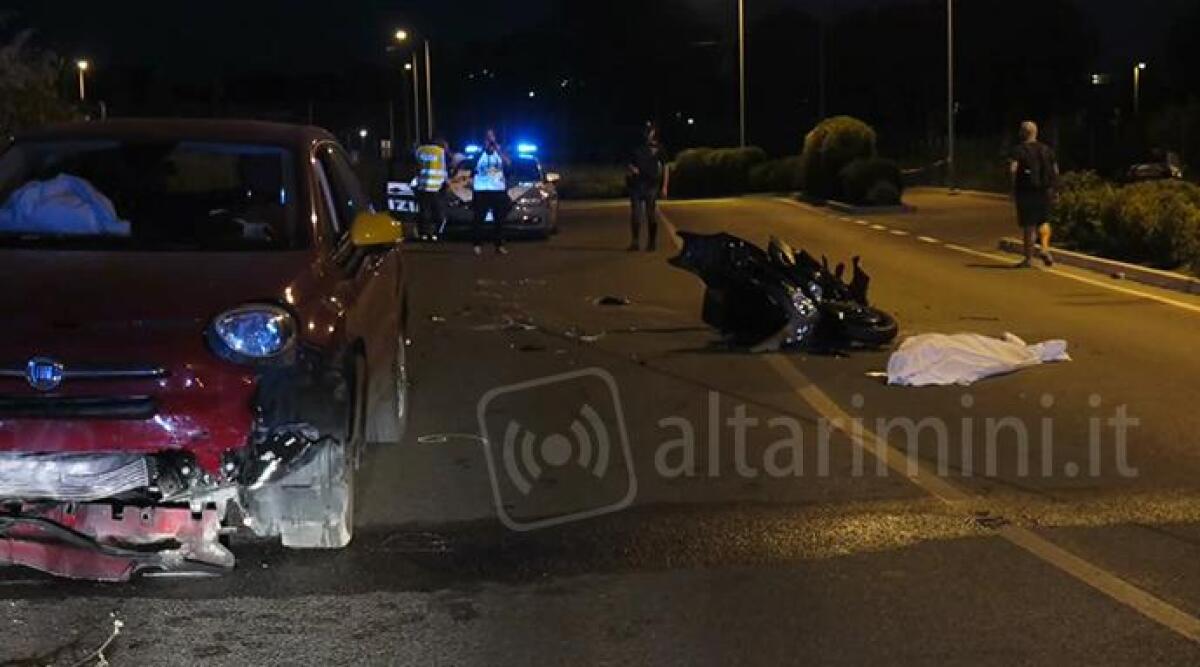VIDEO Impatto tra auto e scooter, muore centauro a Rimini -