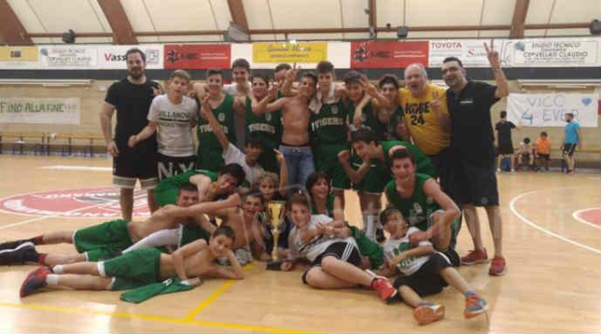 Basket, per i Villanova Tigers è ancora festa: la squadra Under 14 è campione regionale -