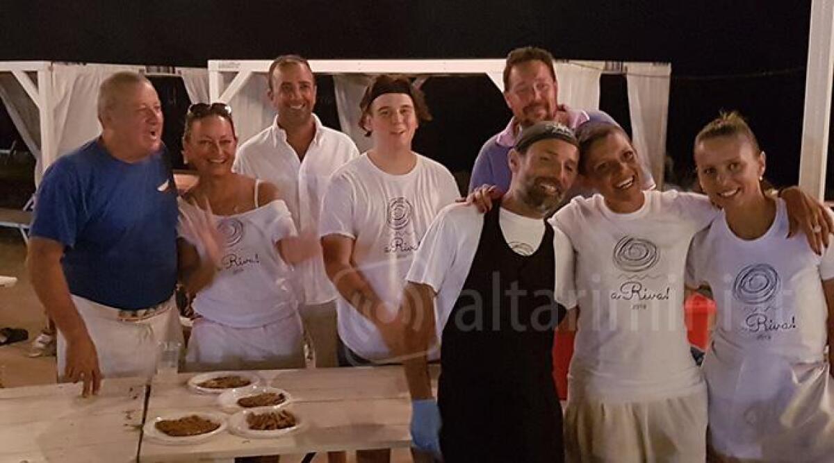 FOTO L'estate &egrave; cominciata con la grande festa ai Bagni Ricci di Miramare - 