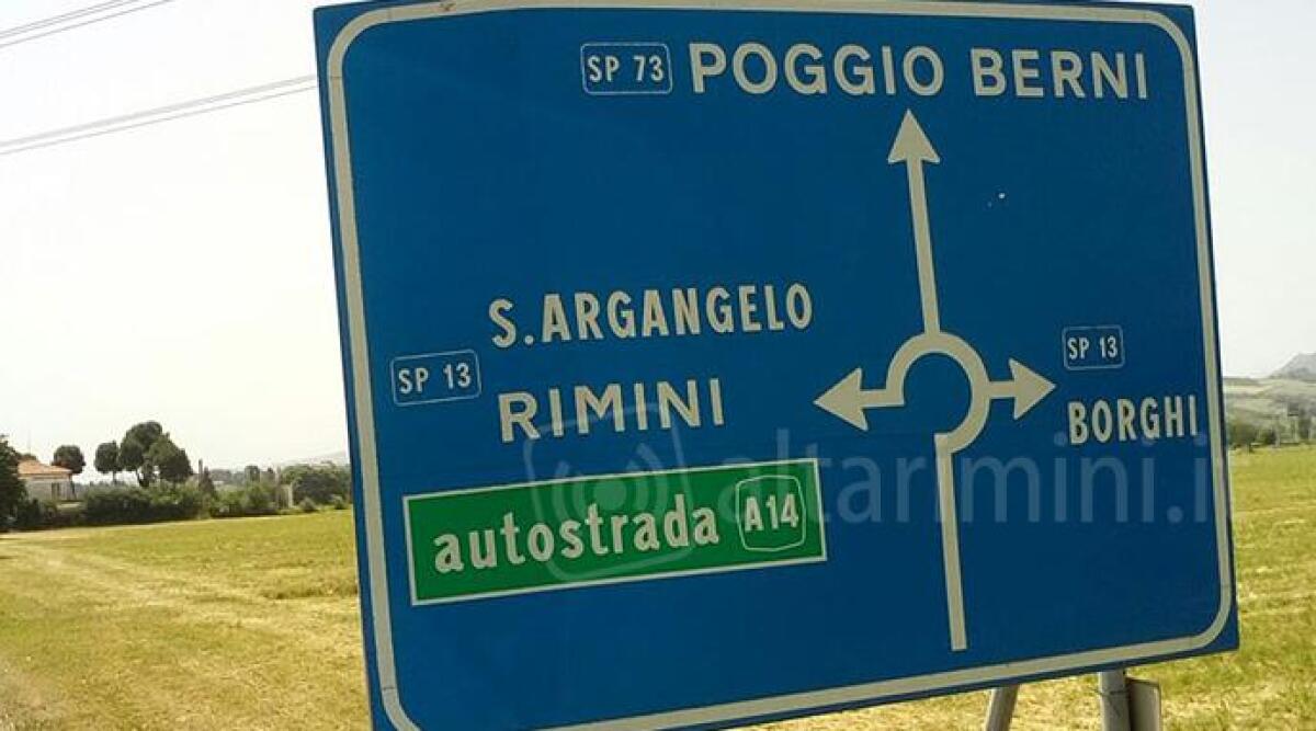 Santarcangelo, cartello stradale con l'errore -